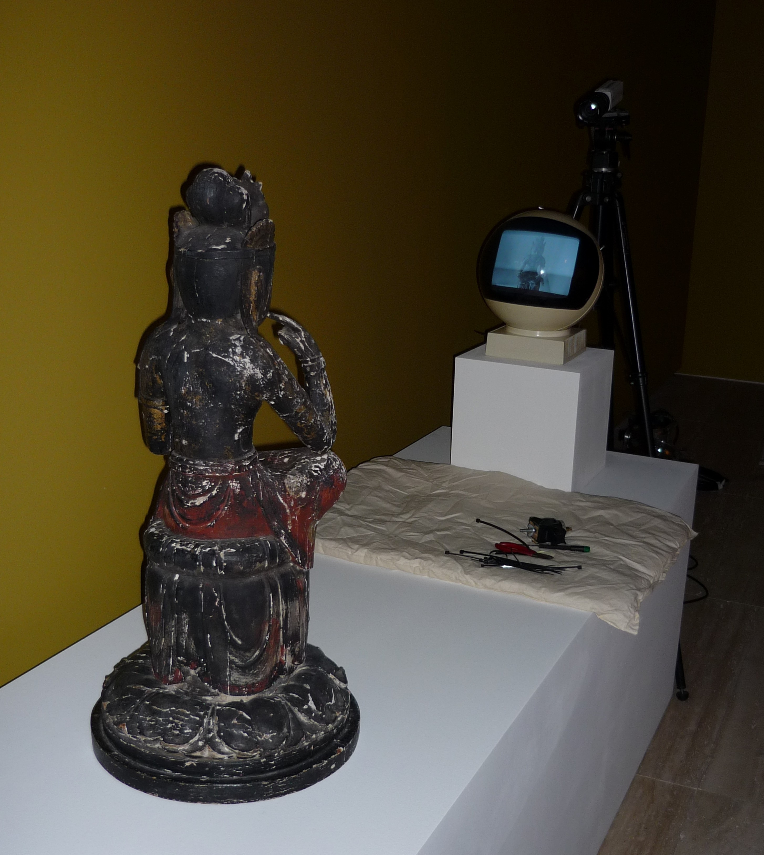 TV Buddha during installation
